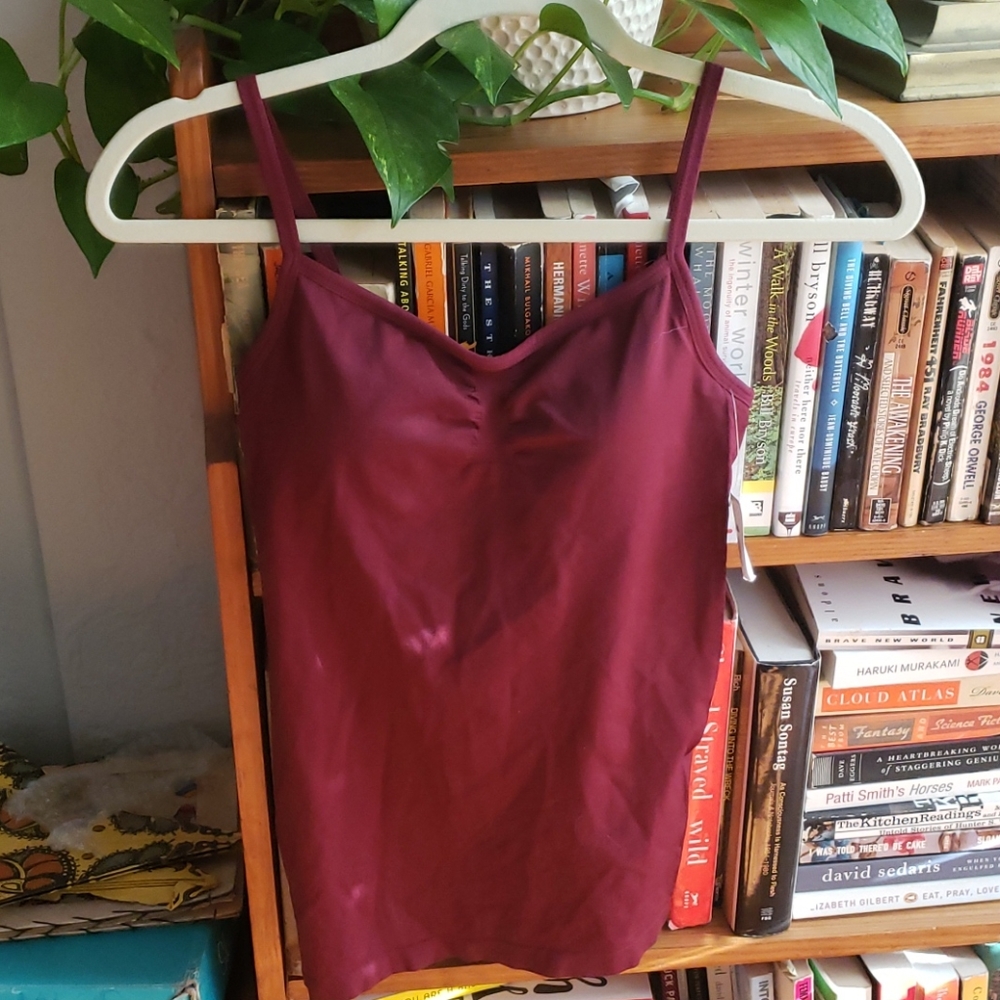 Burgundy Wine Tank NWT
